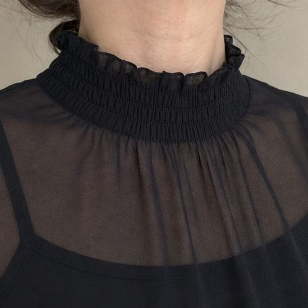 Emerald Button Blouse - Picture 4 of 6